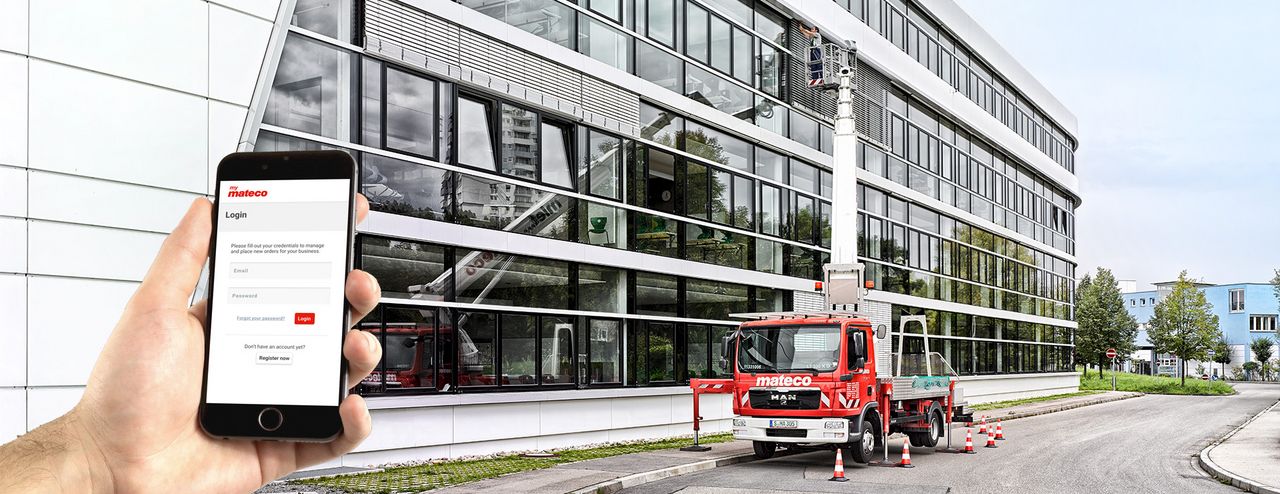 mymateco - Onlineplattform. Ein Bild von einem Handy und einer roten LKW-Arbeitsbühne im Hintergrund